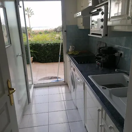 T2 Vue 48m2 Terrasse Parking Piscine Apartament *